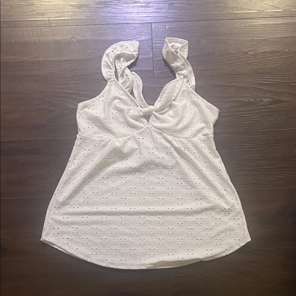 Chic White Eyelet Women's Blouse